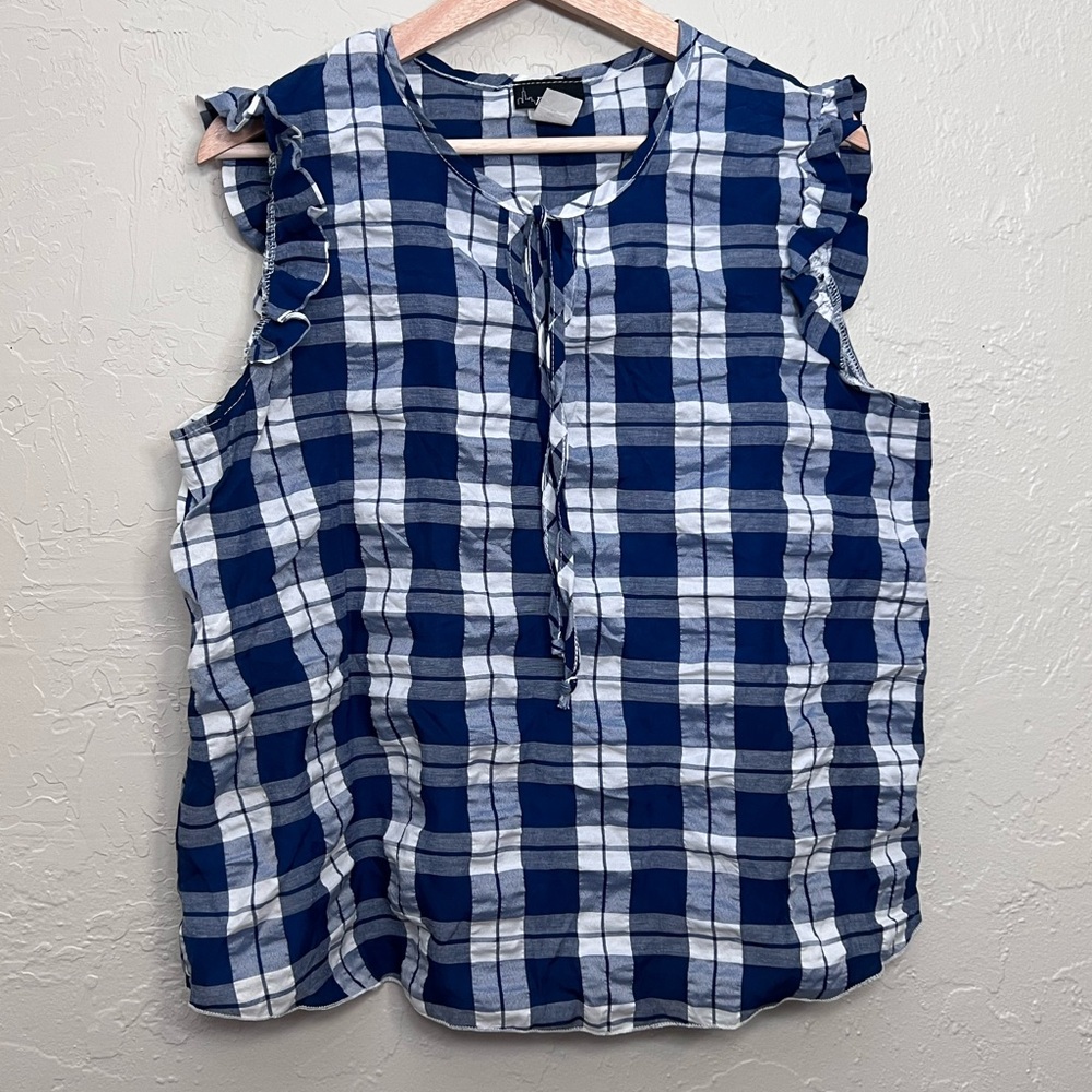 NY INVASION BLUE AND WHITE PLAID RUFFLED SLEEVELESS BLOUSE SIZE XL